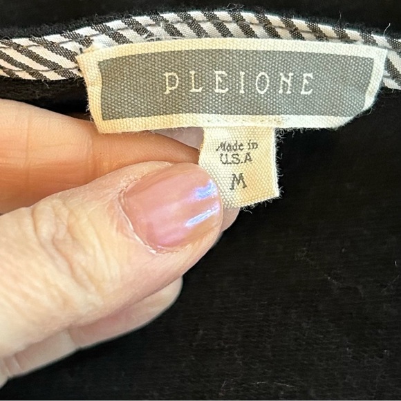 PLEIONE Stretch Knit Knee Length Dress with Bell Sleeves SZ Medium in Bl… - Picture 6 of 7